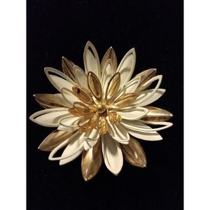Ivory‎ and gold flower vintage brooch
